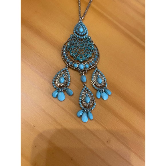 Jewelry - Blue necklace long chain vintage